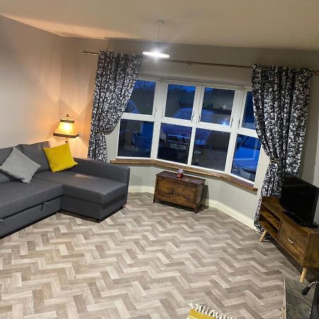 The Corner Apartment คาร์โลว์ ภายนอก รูปภาพ