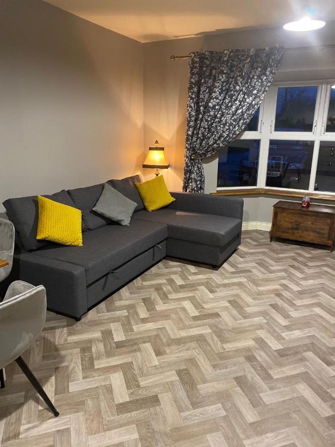 The Corner Apartment คาร์โลว์ ภายนอก รูปภาพ