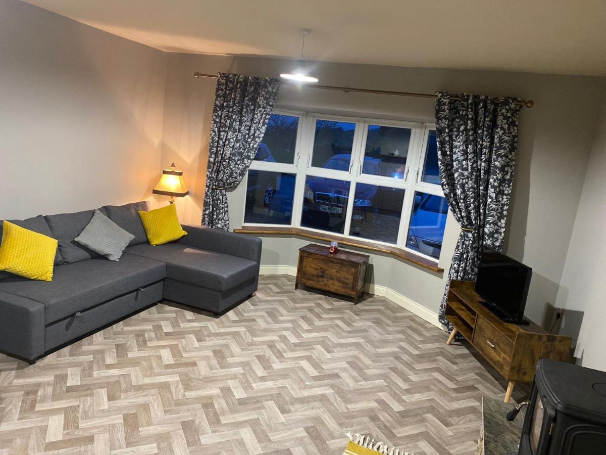 The Corner Apartment คาร์โลว์ ภายนอก รูปภาพ